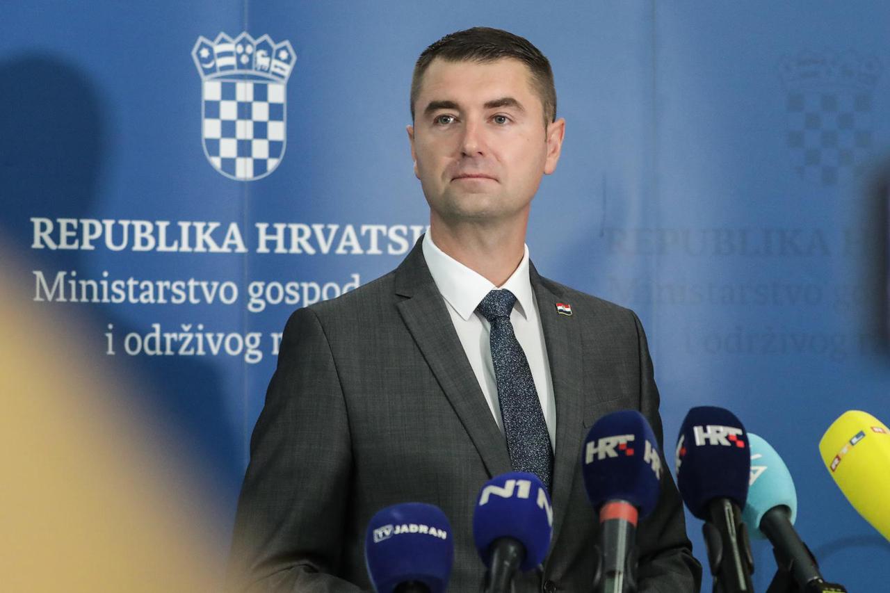Ministar Filipović: "Sporni ugovor potpisan je prije nego što sam došao u NO Ine"