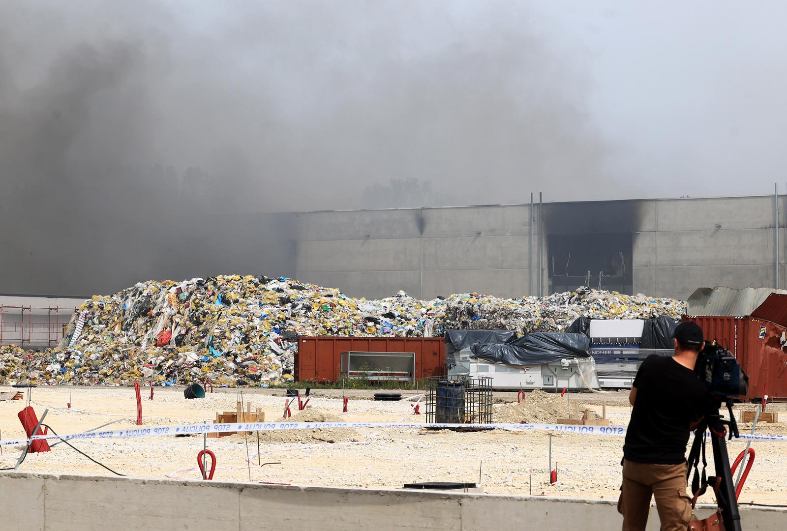 20.06.2024., Zapresic - Zgariste tvrtke Eko Flor u Industrijskoj ulici gdje je tijekom jucerasnjeg dana izbio veliki pozar.  Photo: Marko Prpic/PIXSELL