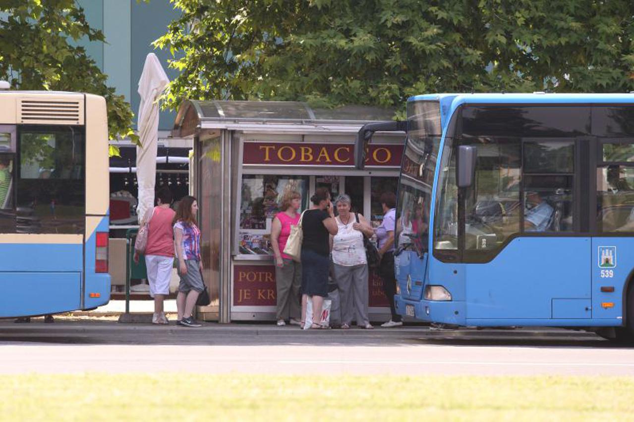 autobusno stajalište,zet,autobusi,avenue mall