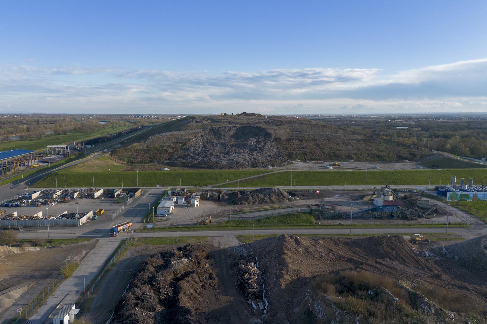 15.11.2023., Zagreb - Fotografija iz zraka odrona smeca na odlagalistu otpada Jakusevac. Photo: Luka stanzl/PIXSELL
