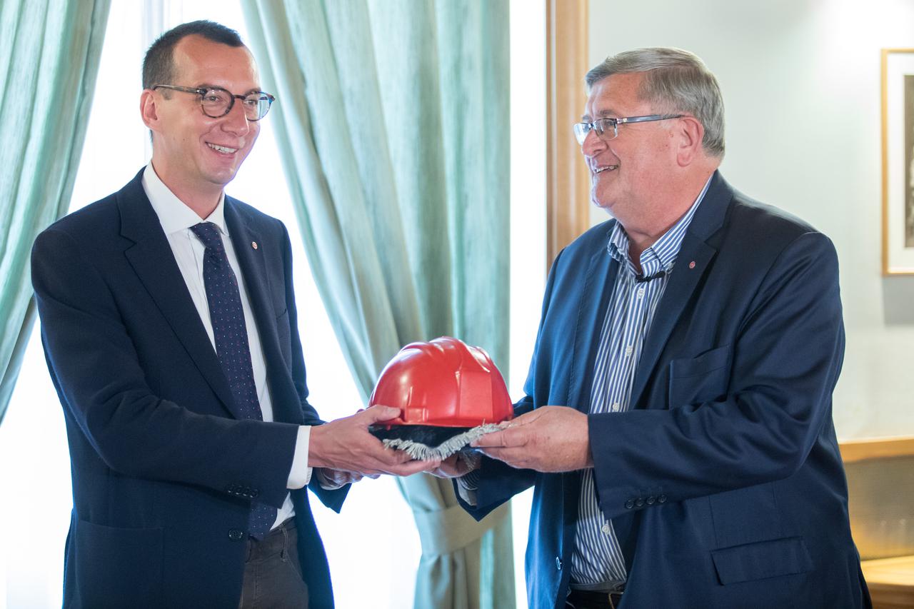 Rijeka: Marko Filipović preuzeo dužnost od bivšeg gradonačelnika Obersnela