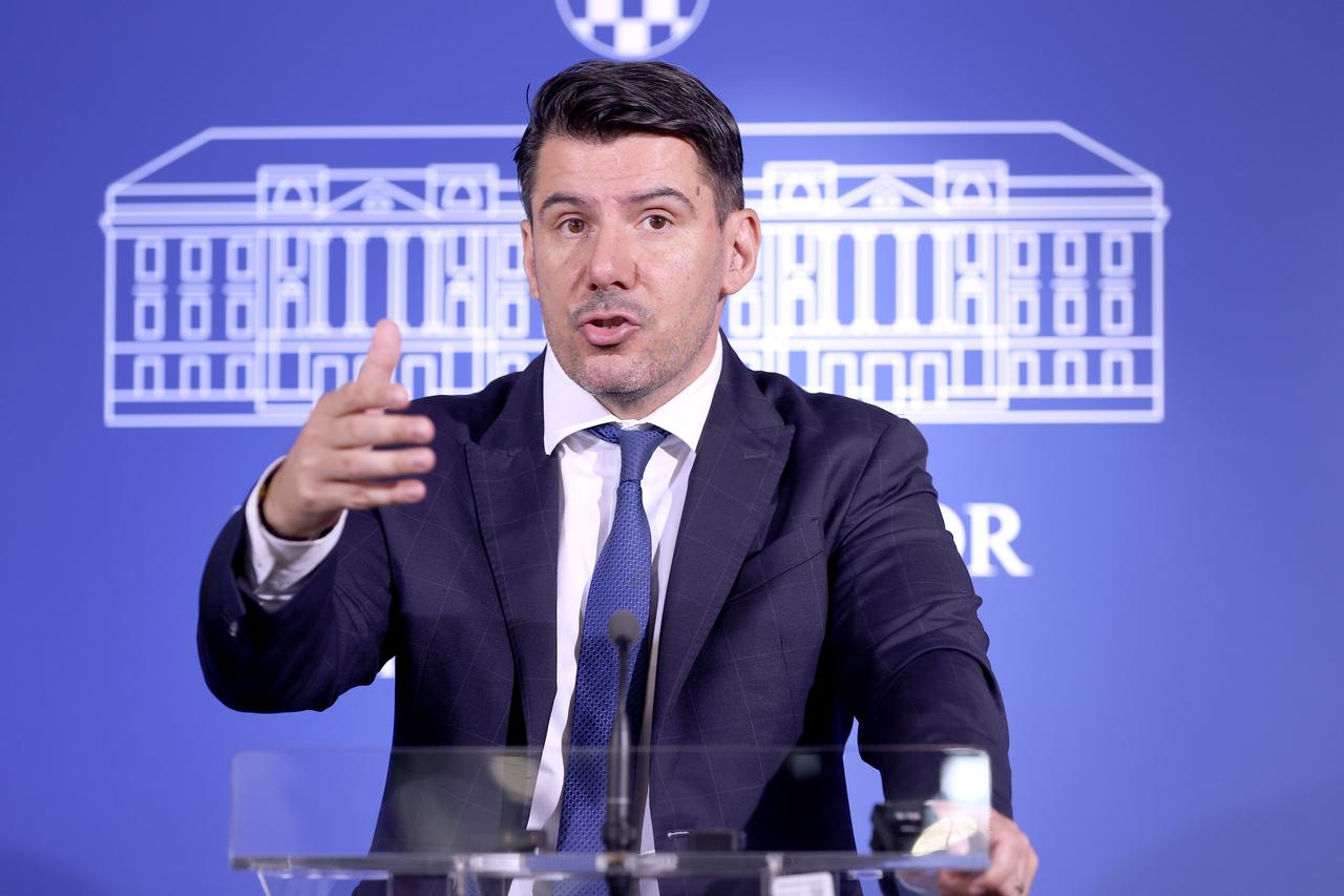 Zagreb: Nikola Grmoja o temi "Tko u državi štiti Pakistanca silovatelja"