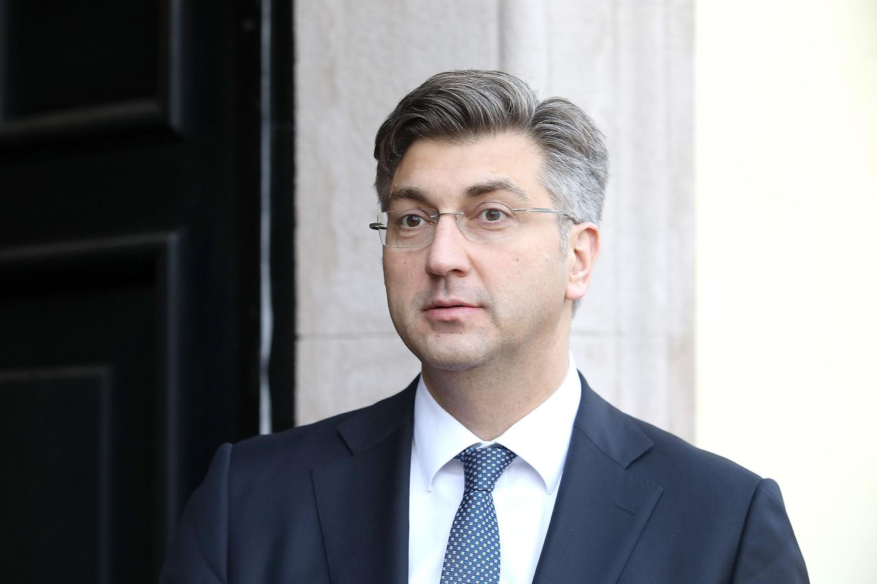 07.11.2016., Zagreb - Predsjednik Vlade Andrej Plenkovic sastao se s hrvatskim clanom Predsjednistva Bosne i Hercegovine Draganom Covicem. photo: Patrik Macek/PIXSELL