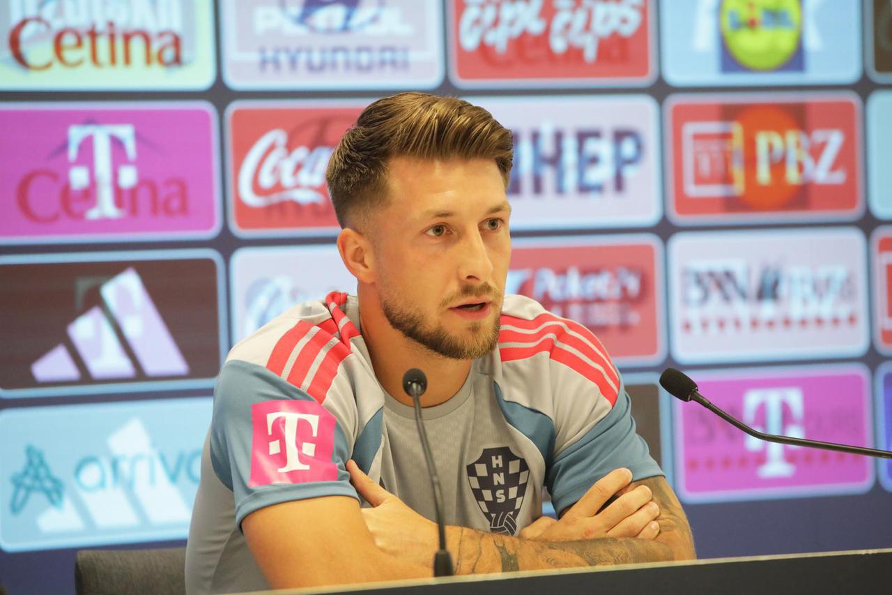 Rijeka: Reprezentativci Marco Pašalić i Petar Musa na konferenciji za medije