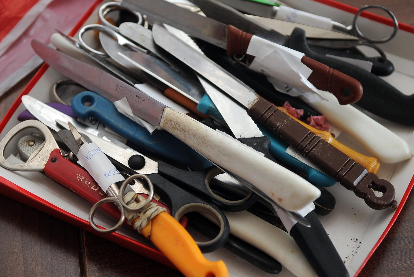 Kuhate li svakodnevno ili barem nekoliko puta tjedno, onda ste svakako zaslužili i kvalitetne noževe. Nećete ih tako često morati nositi na ponovno oštrenje, a ručke vam neće ispadati. Usto, dobar nož ergonomski je podešen vašoj ruci i s njim će vam biti lakše rukovati.