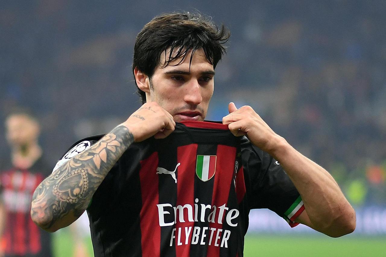 Champions League - Quarter Finals - First Leg - AC Milan v Napoli