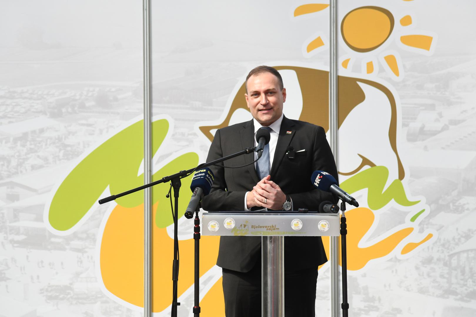 Sajam je otvorio ministar poljoprivrede, šumarstva i ribarstva David Vlajčić.