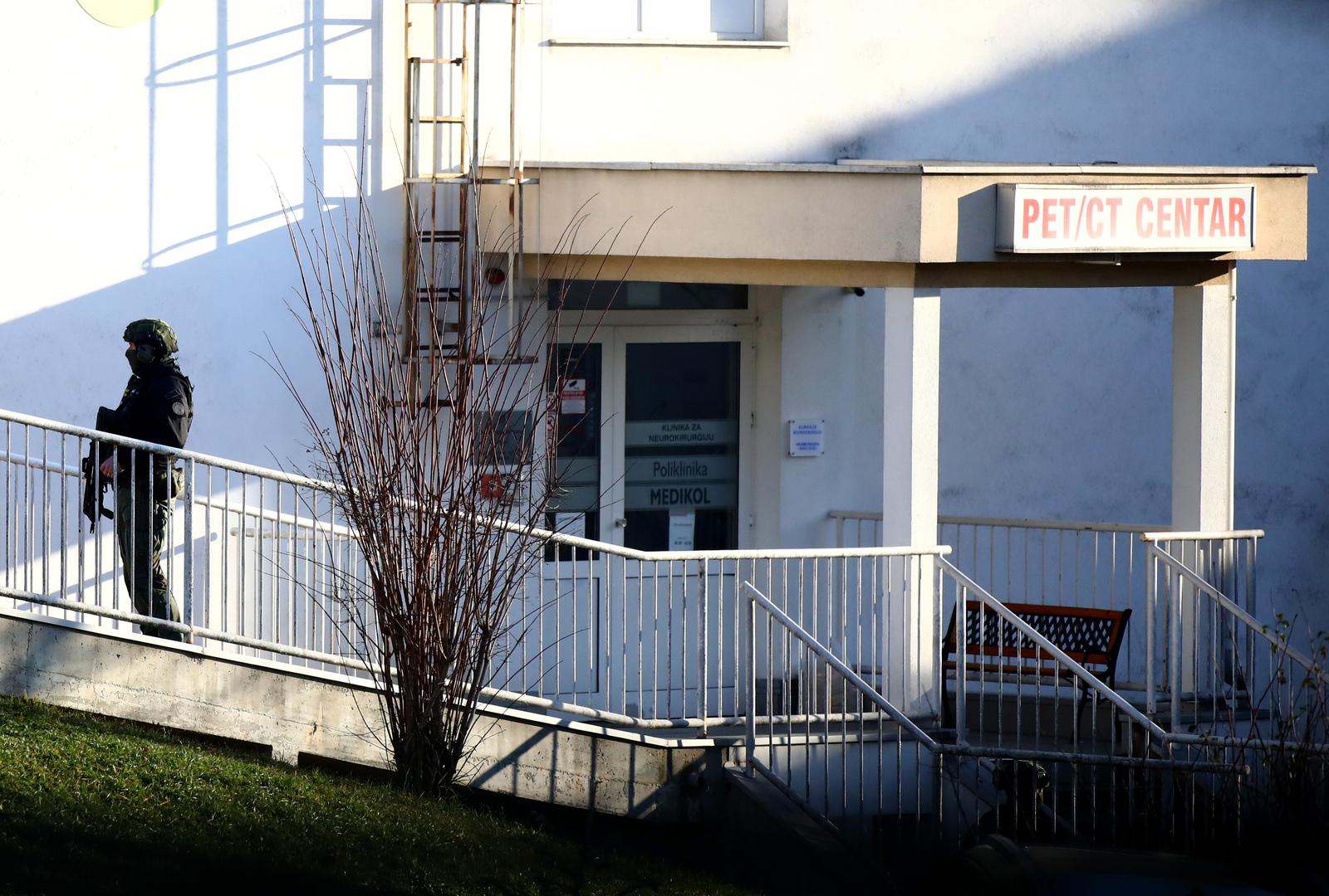 30.01.2025., Zagreb - Policija s dugim cijevima rano jutros bila je ispred PET/CT centra u  Klinickom bolnickom centru Sestre milosrdnice u Vinogradskoj ulici. Photo: Emica Elvedji/PIXSELL
