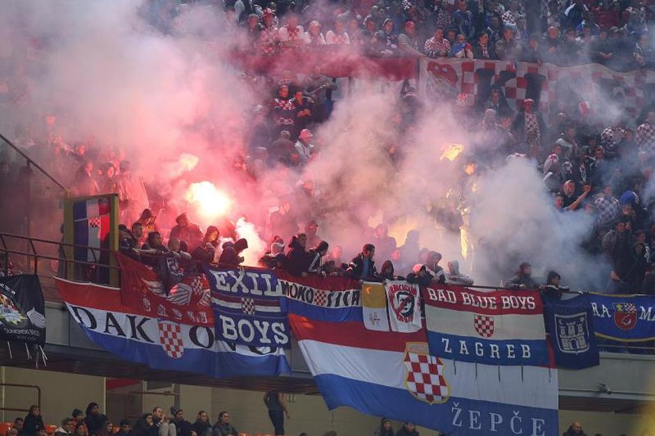 Hrvatski navijači, bakljada