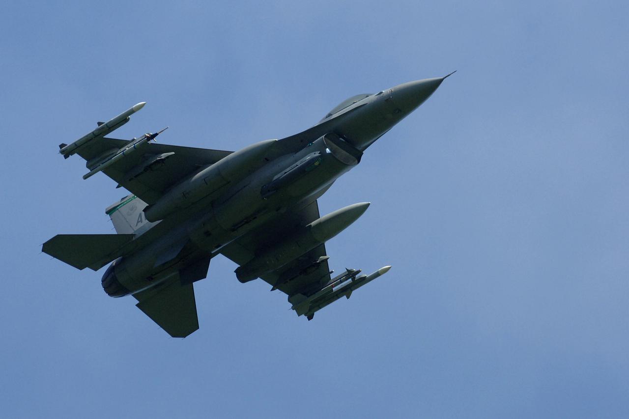 F-16