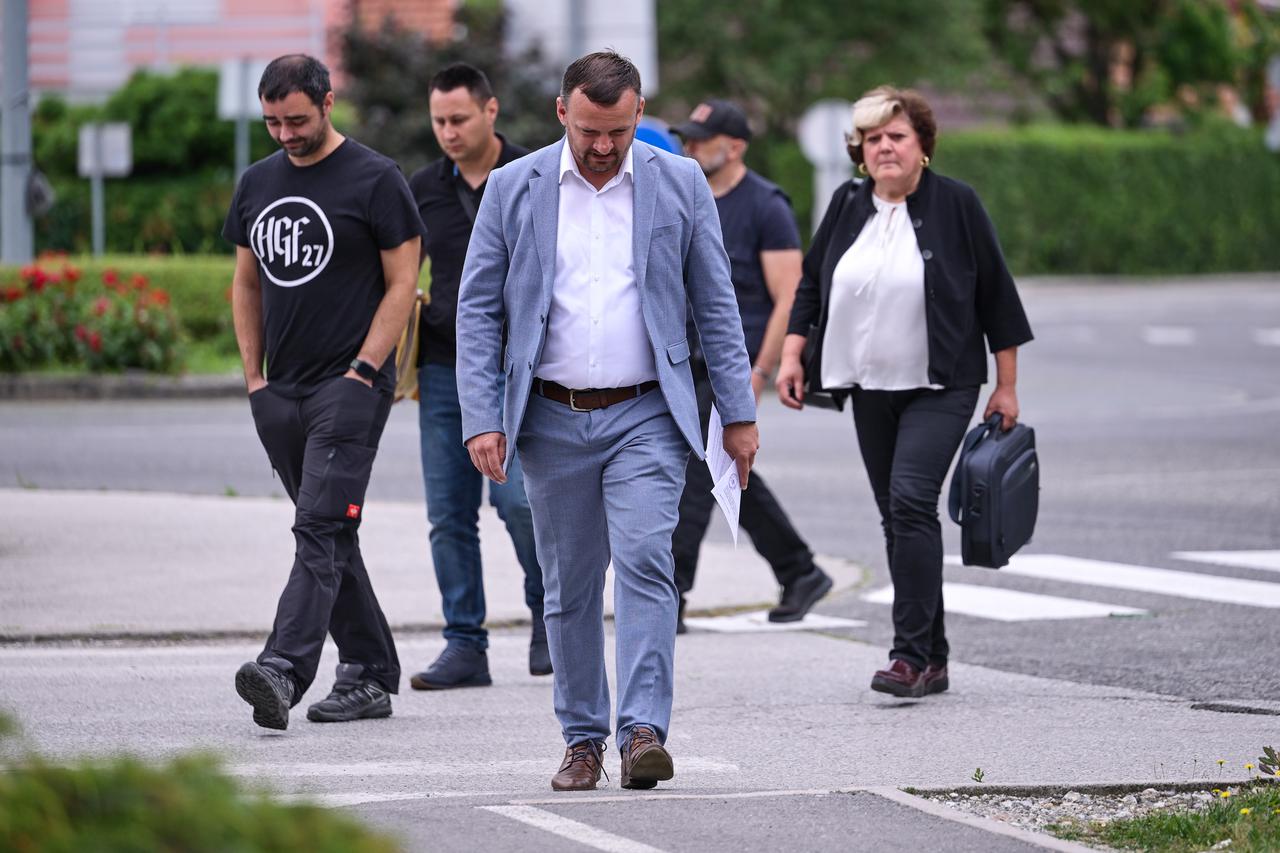 Oroslavje: Viktor Šimunić dolazi u ured gradonačelnika u pratnji istražitelja