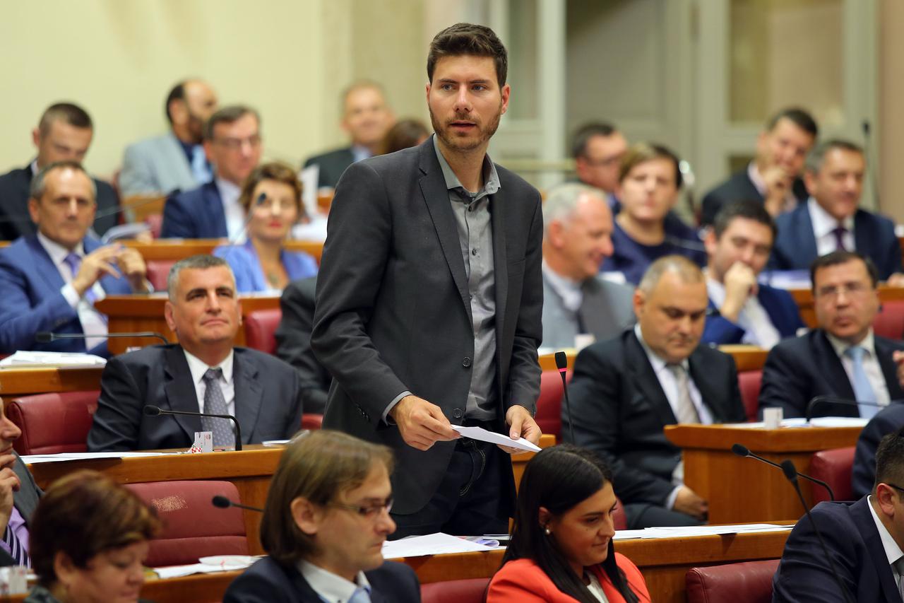 14.10.2016., Zagreb - Prvo zasjedanje Hrvatskoga sabora u 9. sazivu. Ivan Pernar.  Photo: Jurica Galoic/PIXSELL
