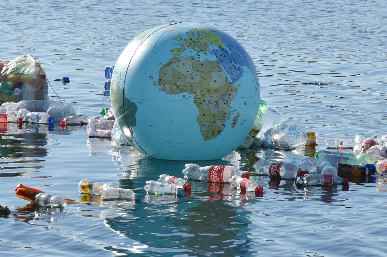 Šibenik: Instalacija koja ukazuje na globalno zatopljenje i štetnost plastike u moru