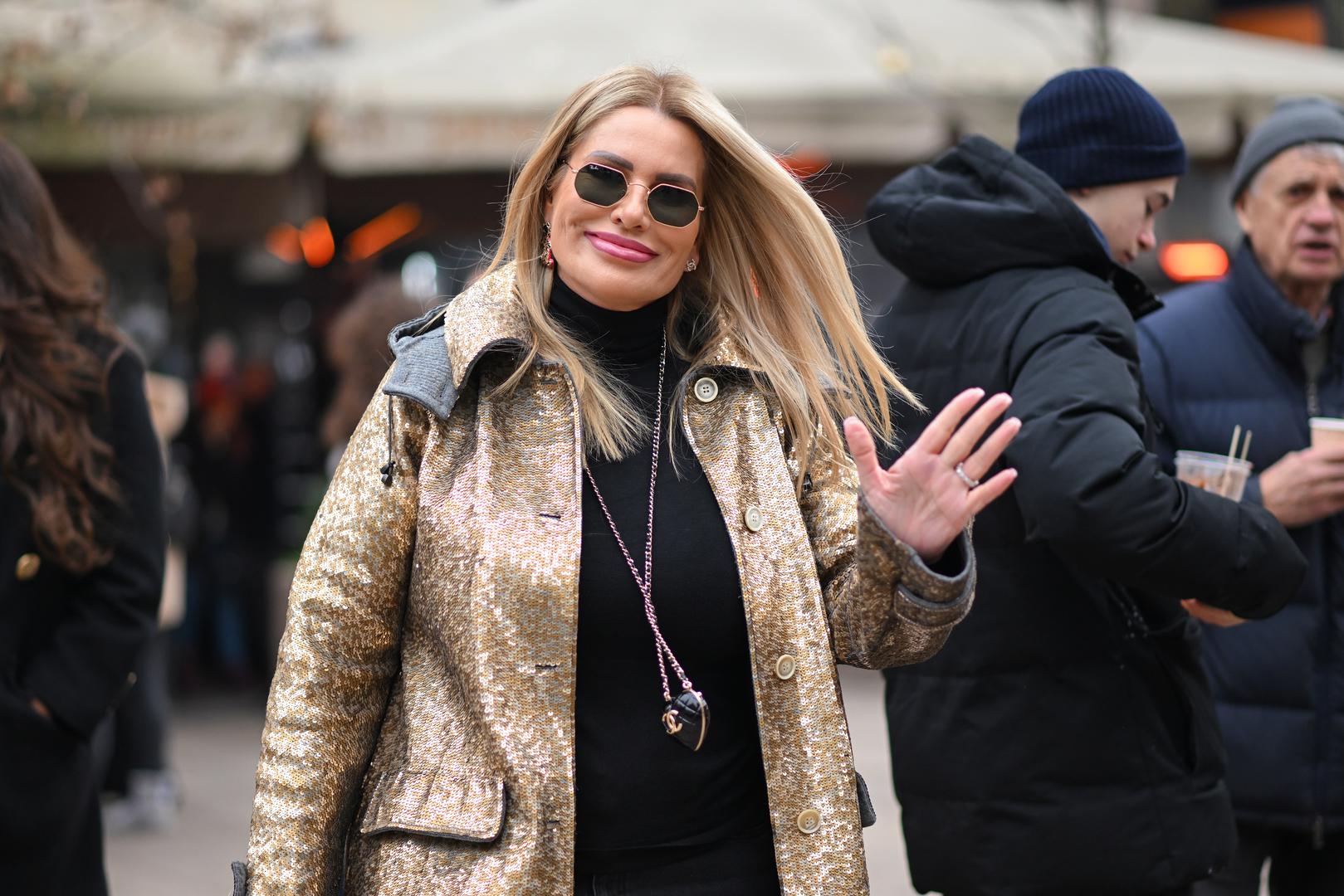  Iva često na Instagramu objavljuje slike svojih odjevnih kombinacija, a nerijetko je snime i fotografi Pixsella pa se tako lako može vidjeti kako se mijenjala tijekom godina. 