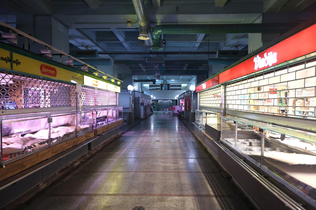 Zagreb: Zatvoreni dio tržnice Dolac i dalje ne radi