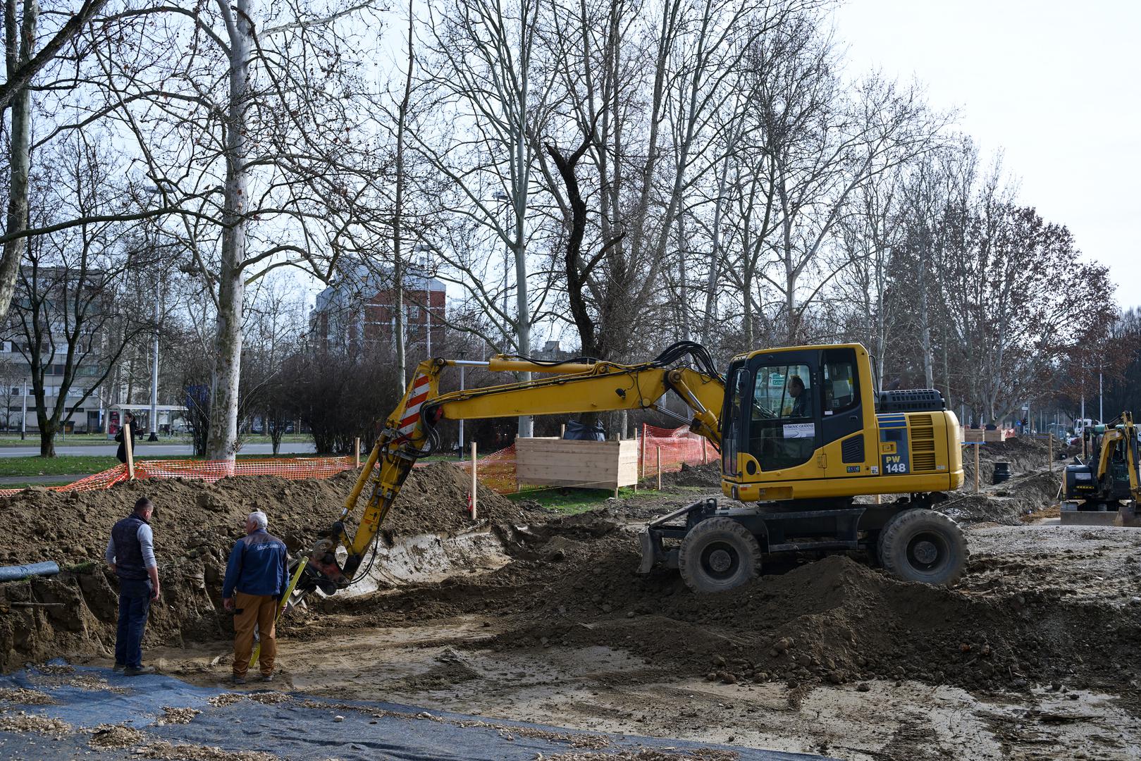 Ovo je površina na kojoj se radi parking u Ulici Mije Šiloboda Bolšić u Sloboštini.