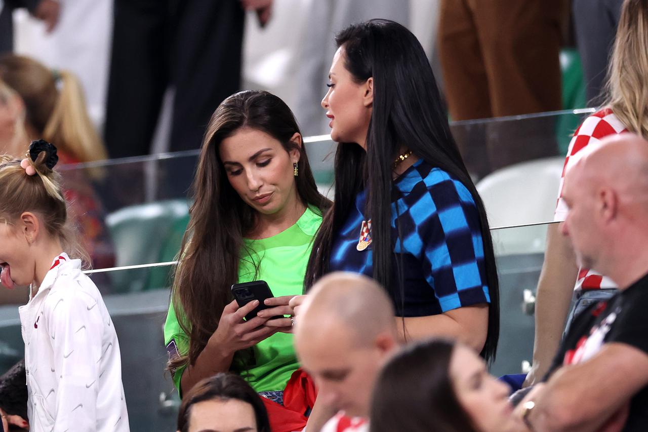 KATAR 2022  - Ivana Vida i Helena Matić na tribinama su zajedno podržale svoje muževe 