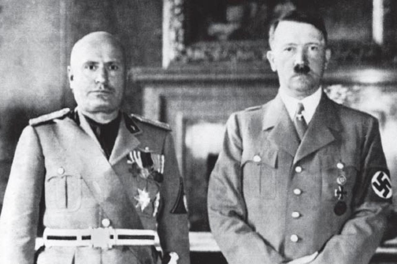 Mussolini, Hitler