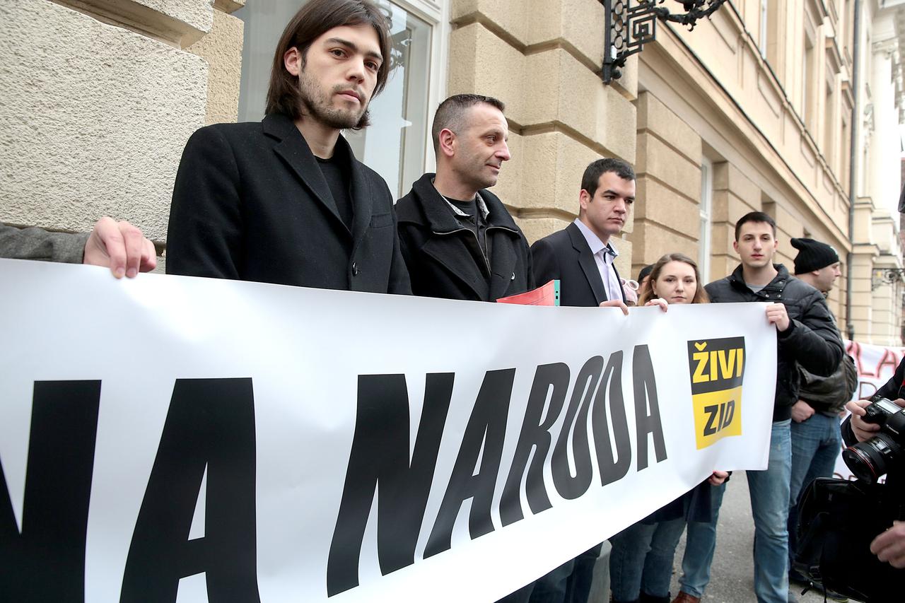 27.02.2015., Zagreb - Prosvjed aktivista Zivog zida ispred Hrvatskog sabora o izglasavanju zakona o referendumu. Ivan Vilibor Sincic.  Photo: Patrik Macek/PIXSELL