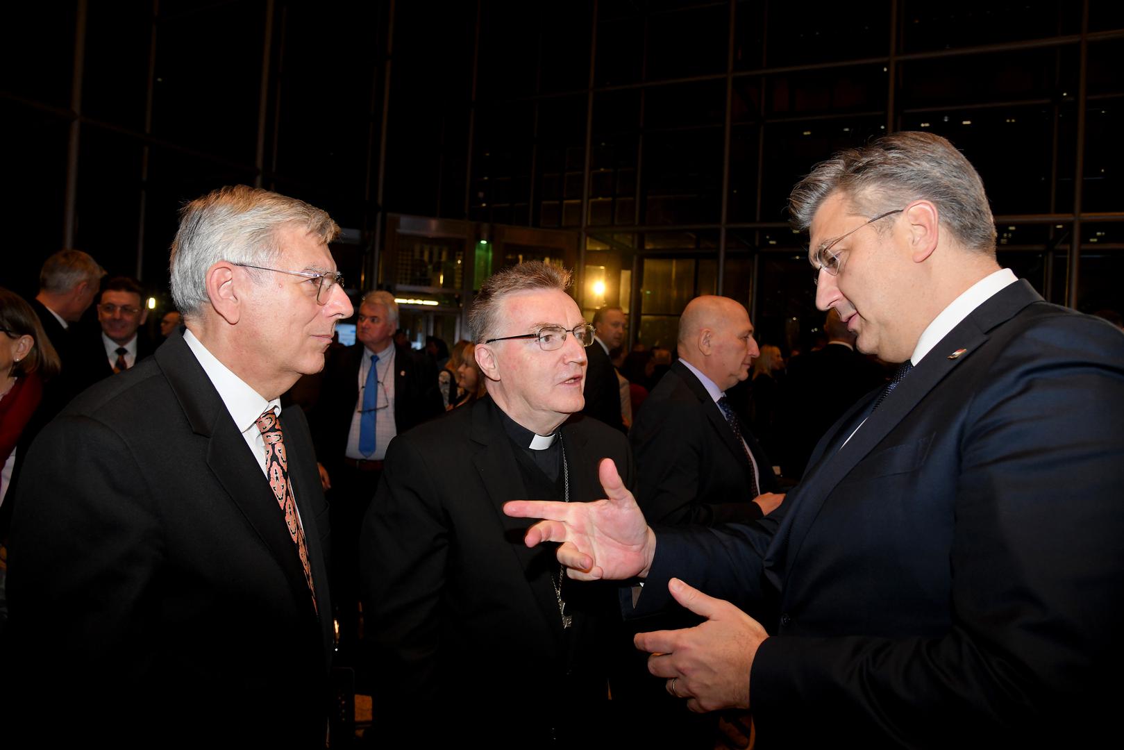 16.01.2023., Zagreb - U Nacionalnoj i sveucilisnoj knjiznici odrzana je promocija 2. dopunjenog izdanja knjige "Diplomatska oluja" Mate Granica. Zeljko Reiner, kardinal Josip Bozanic, predsjednik Vlade Andrej Plenkovic Photo: Josip Regovic/PIXSELL
