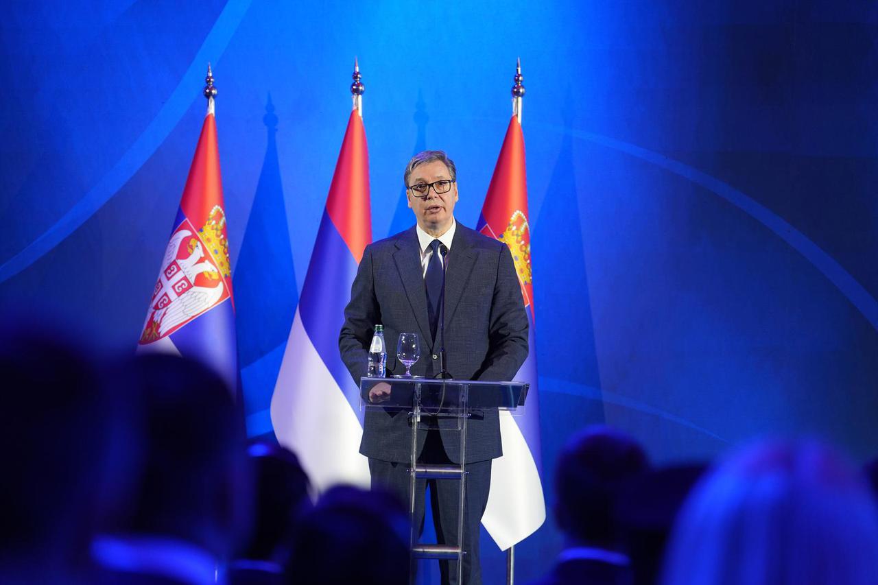 Povodom Dana državnosti Republike Srbije,  Aleksandar Vučić uručio je nagrade zaslužnim pojedincima i institucijama
