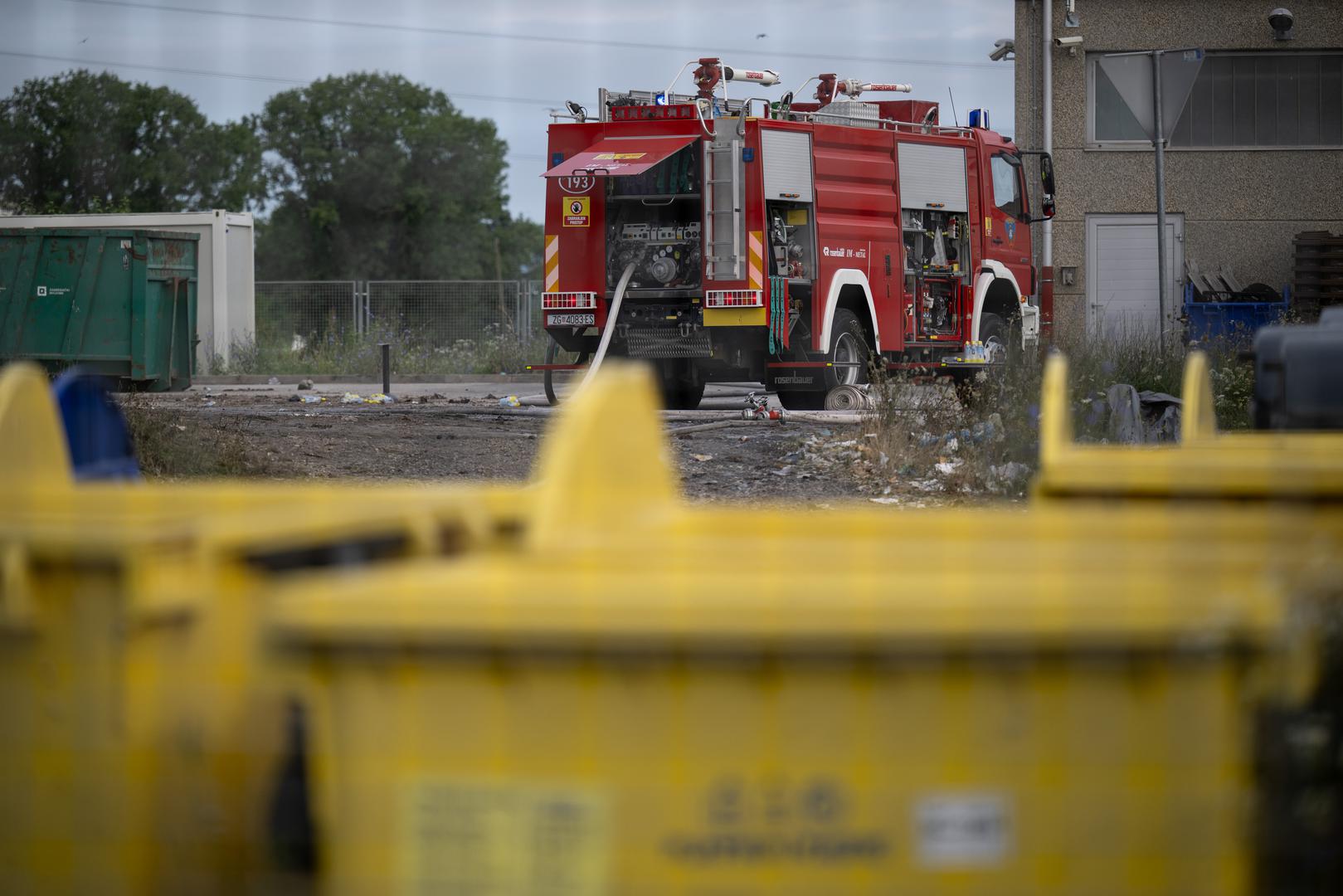 27.06.2024., Zagreb - Na oslagalistu otpada Jakusevec nocas je izbio pozar glomaznog otpada na prostoru Servisno operativnog centra.   Photo: Davor Puklavec/PIXSELL