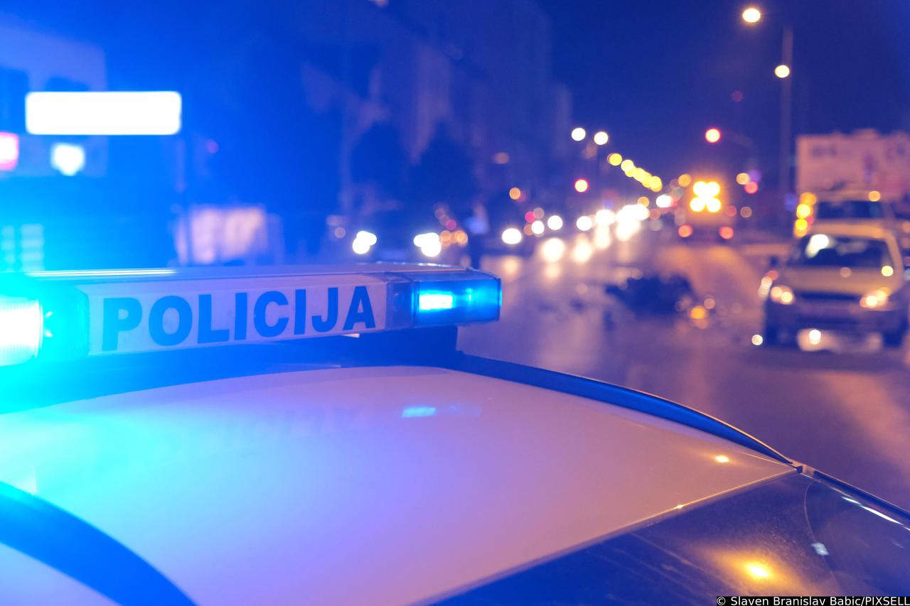 Prometna nesreća između motora i osobnog vozila u Ulici Donje Svetice
