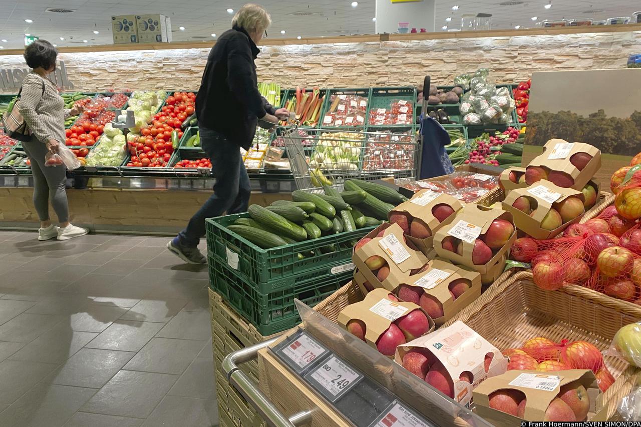 Highest value in 50 years - official calculation - inflation rises to 7.9 percent!.