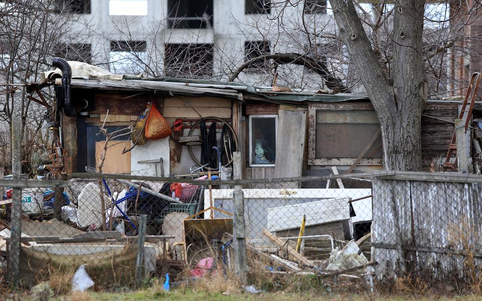 Zagreb: U derutnoj baraci pronadjena tijela muškarca i žene