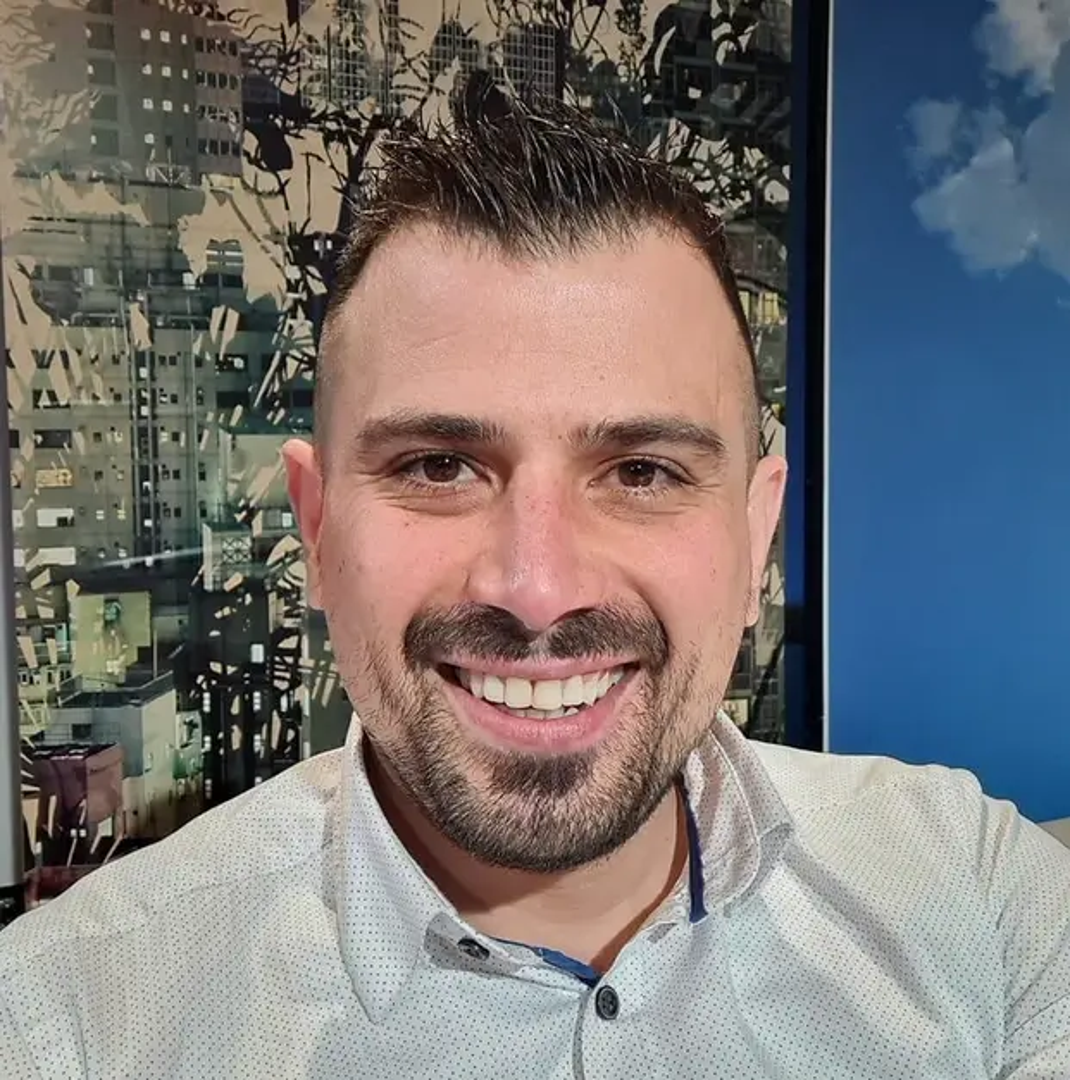 Nakon showa, nagradu je Vedran podijelio s ostalim kandidatima, kako je i obećao. On je danas uspješan biznismen te živi u Slavonskom Brodu, a 2015. se oženio te se kasnije ostvario u očinskoj ulozi. Pobjednik Big Brothera Vedran Lovrenčić osmislilo je mobilnu aplikaciju "Vjenčanje Hrvatska". Tada je bio mladi konobar, osvojio je milijun kuna, trećinu je od toga dao u humanitarne svrhe.