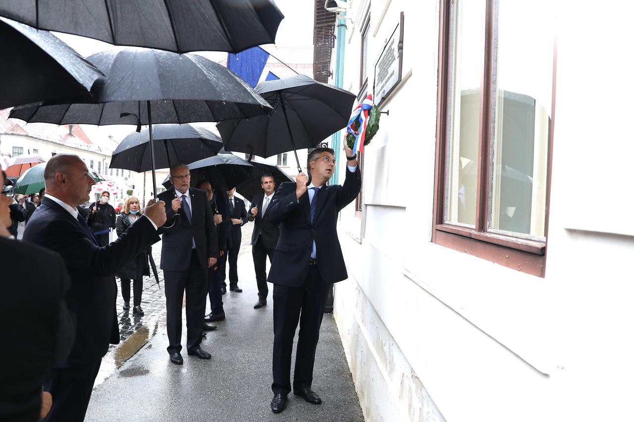 Zagreb: Plenković položio lovorov vijenac na spomen-ploču na 29. obljetnicu raketiranja Banskih dvora