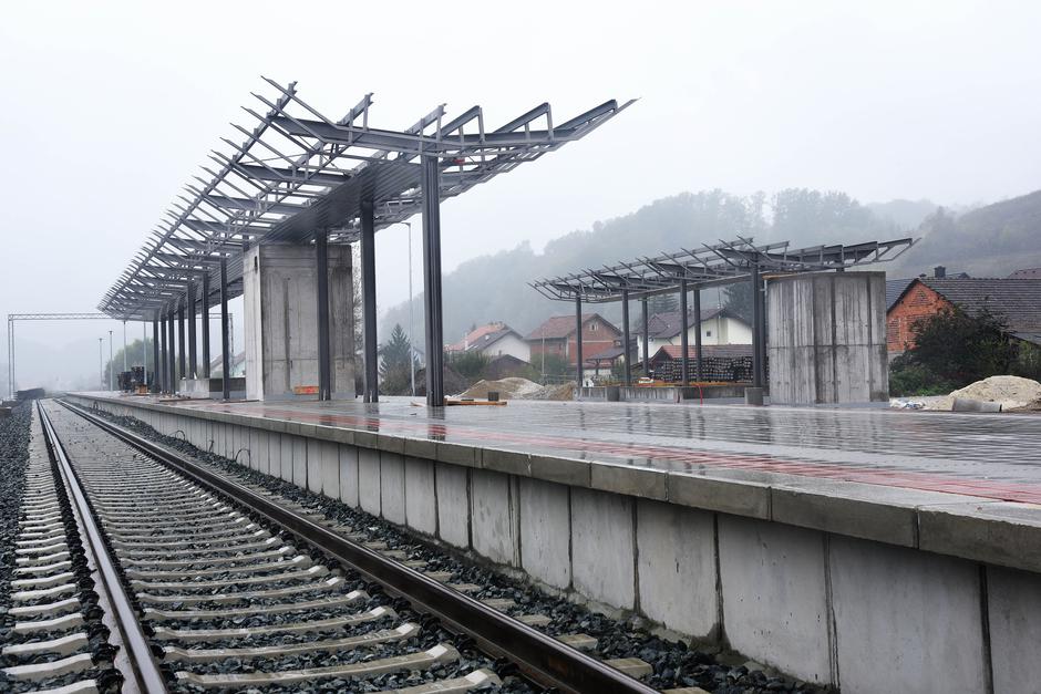 Promet vlakova na pružnoj dionici Zaprešić – Zabok ponovno se uspostavlja