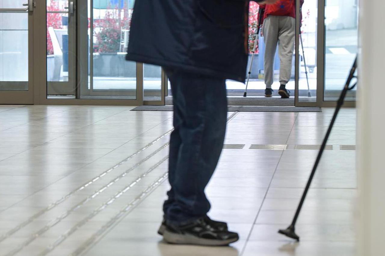 Zagreb: Hodnici u KB Sveti Duh
