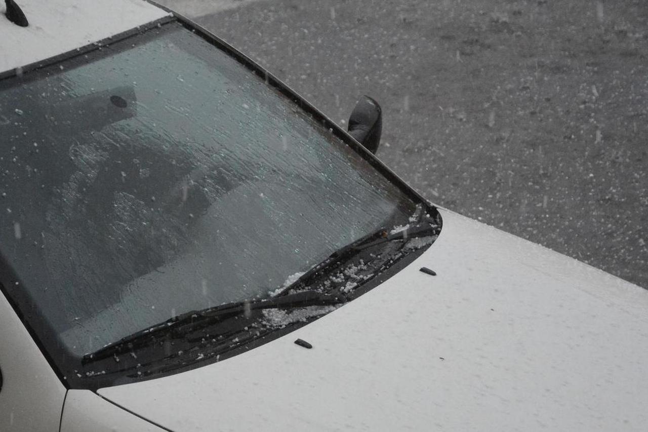 Požega: Nevrijeme pra?eno tu?om i jakom kišom pogodilo grad