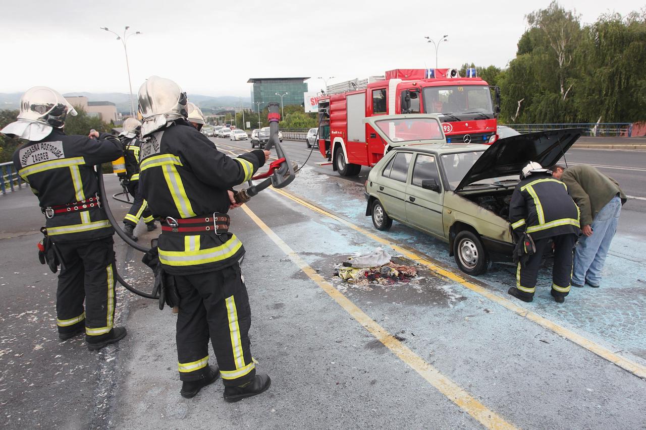 Požar na automobilu