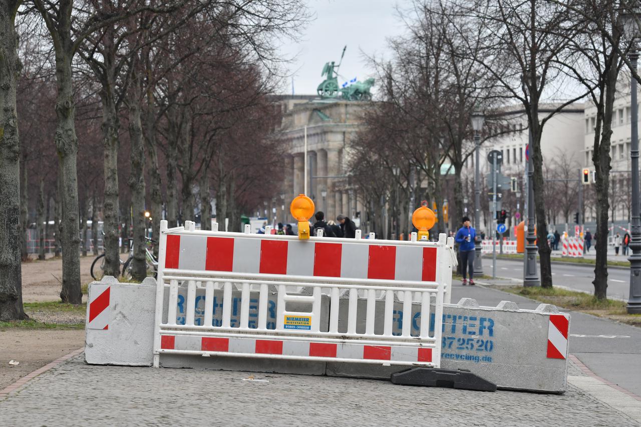Pripreme za ispraćaj stare i doček nove godine u njemačkoj metropoli