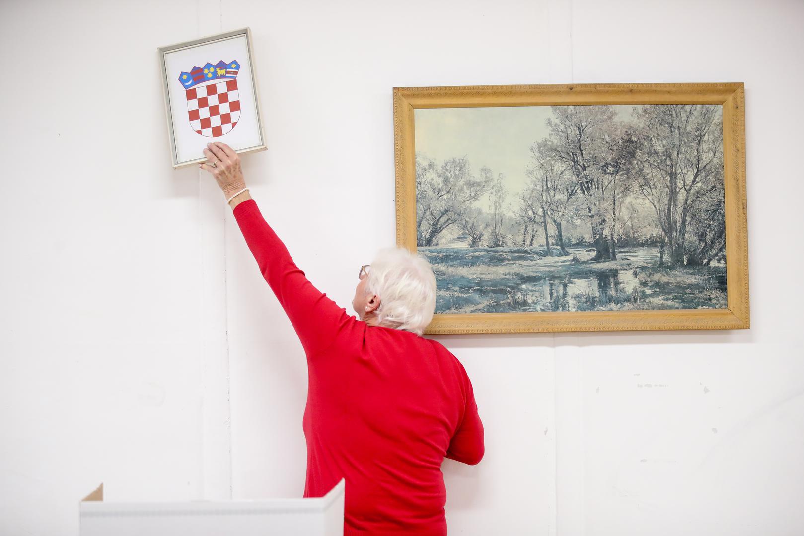 29.12.2024., Zagreb - Gradjani na biralistima glasuju za novu predsjednicu ili novog predsjednika Republike Hrvatske. Photo: Slavko Midzor/PIXSELL