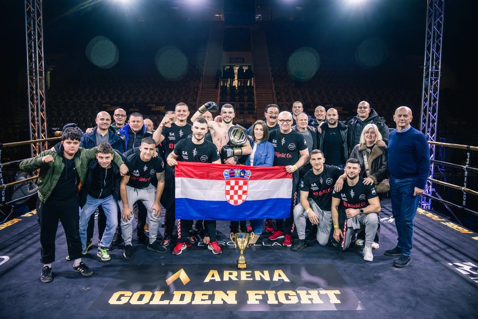 Arena Golden Fight