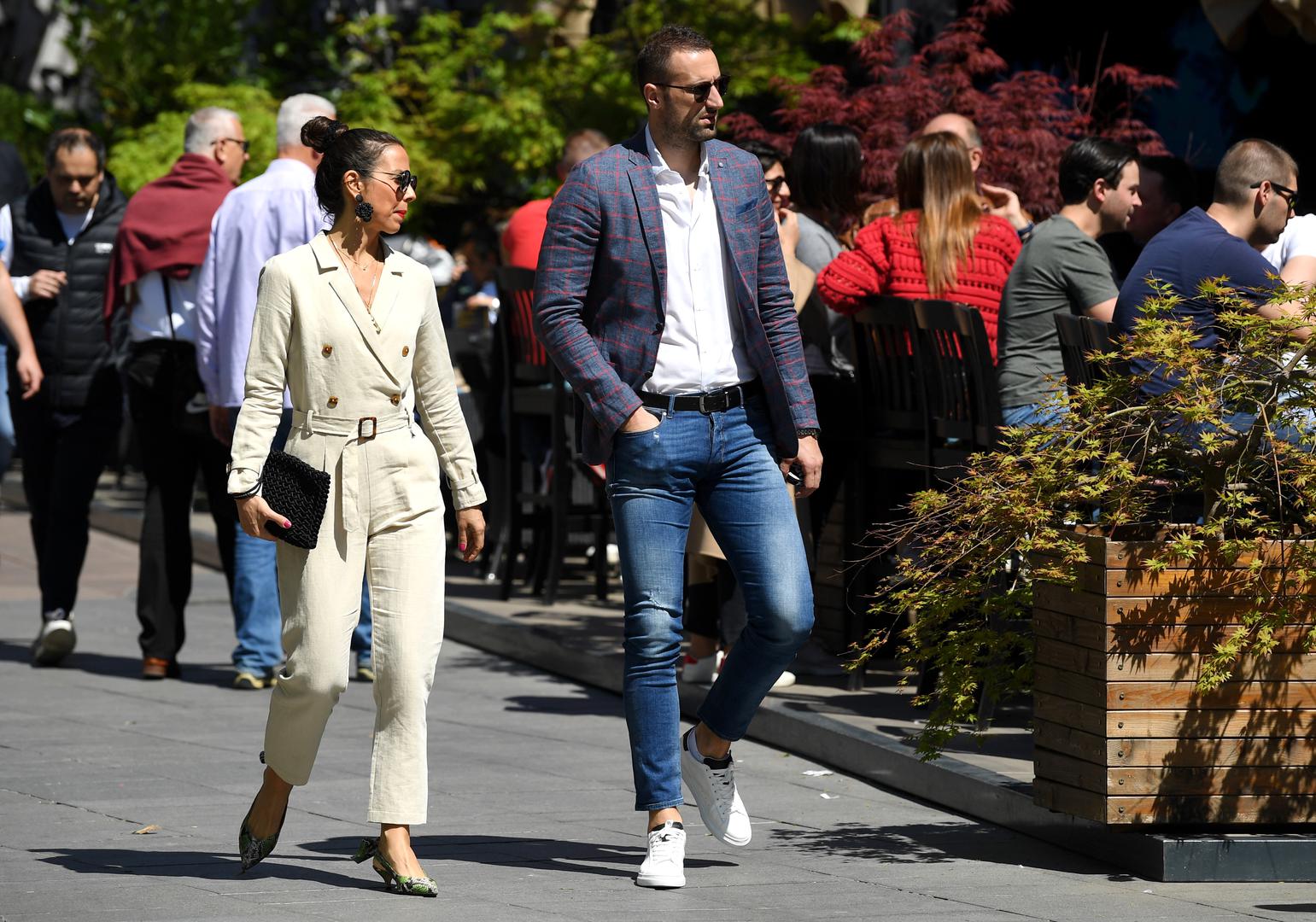 Poznata po svom besprijekornom modnom stilu, redovito privlači poglede na zagrebačkoj "špici", a njezina elegancija čini je jednom od najbolje odjevenih Hrvatica.