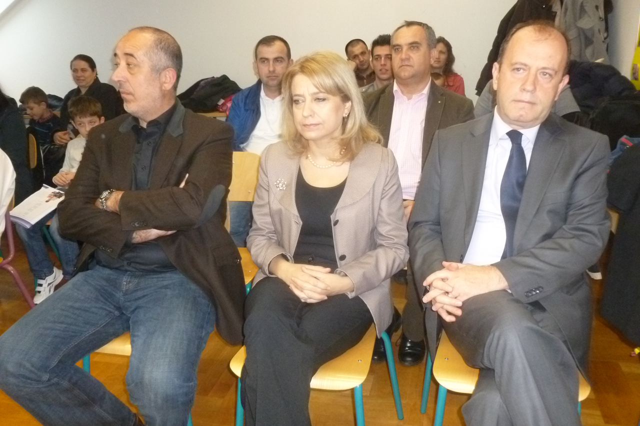 kosovska veleposlanica, škola