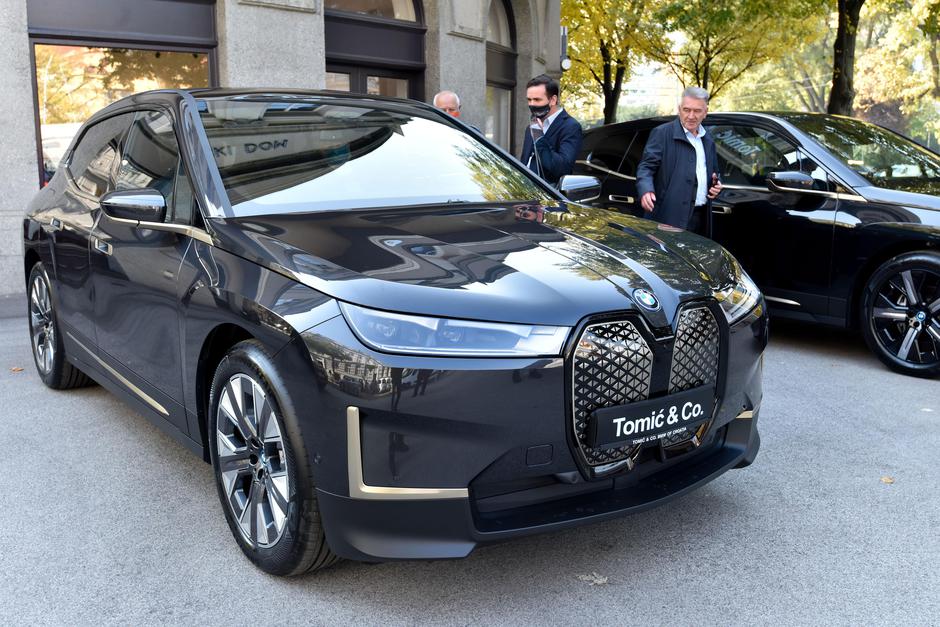 Zagreb: Predstavljen novi električni automobil BMW iX