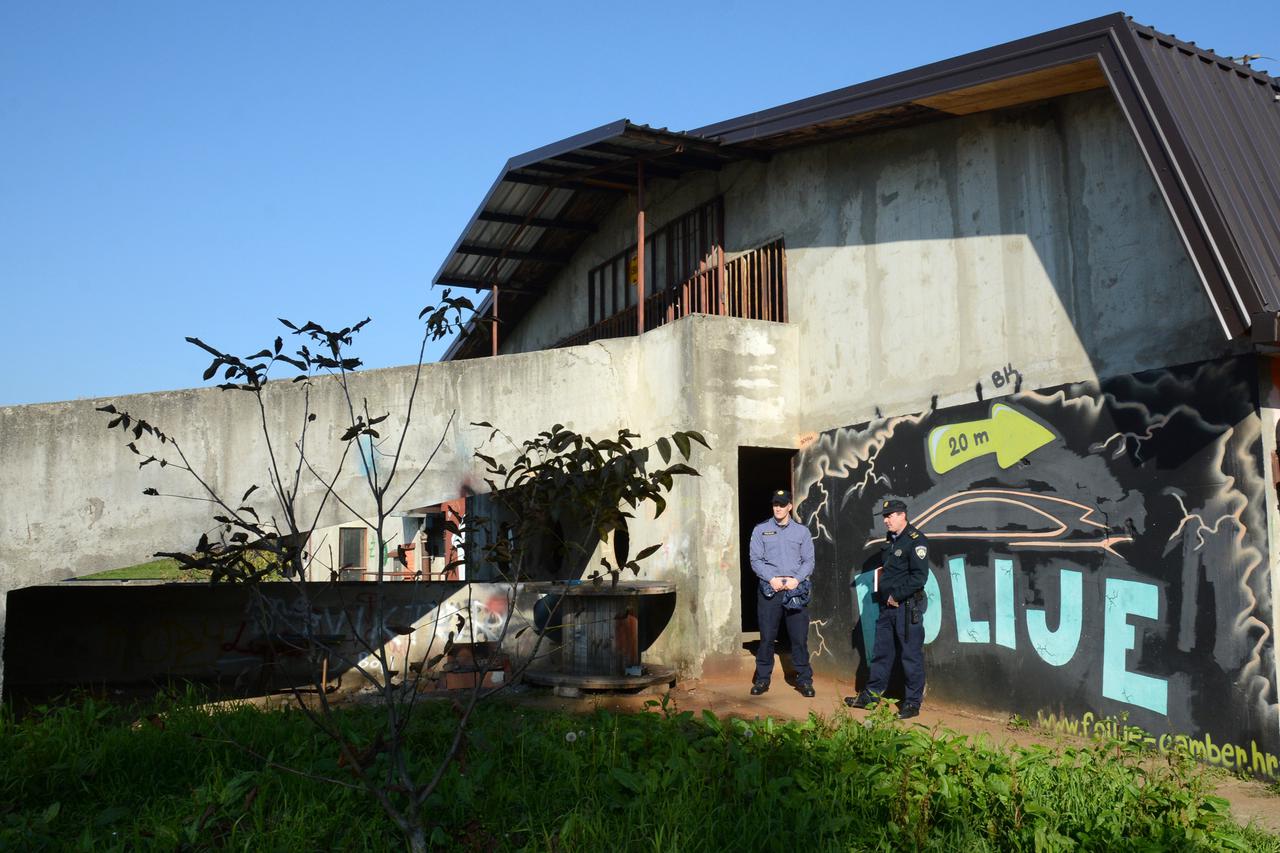 Sisak: Uslijed eksplozije u garaži u Ulici Tina Ujevića smrtno stradao muškarac