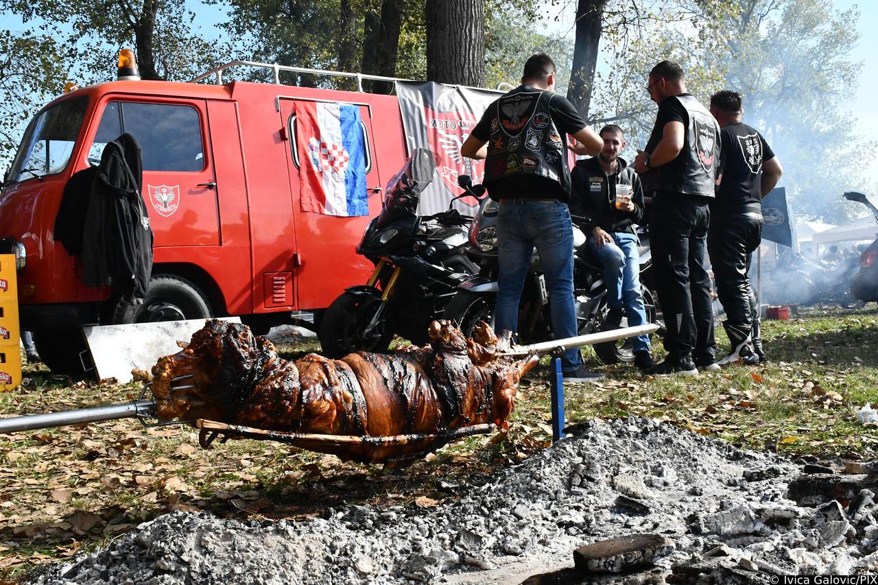 Slavonski Brod: Tradicionalna Pečenkijada na kraju moto sezone u organizaciji moto klubova