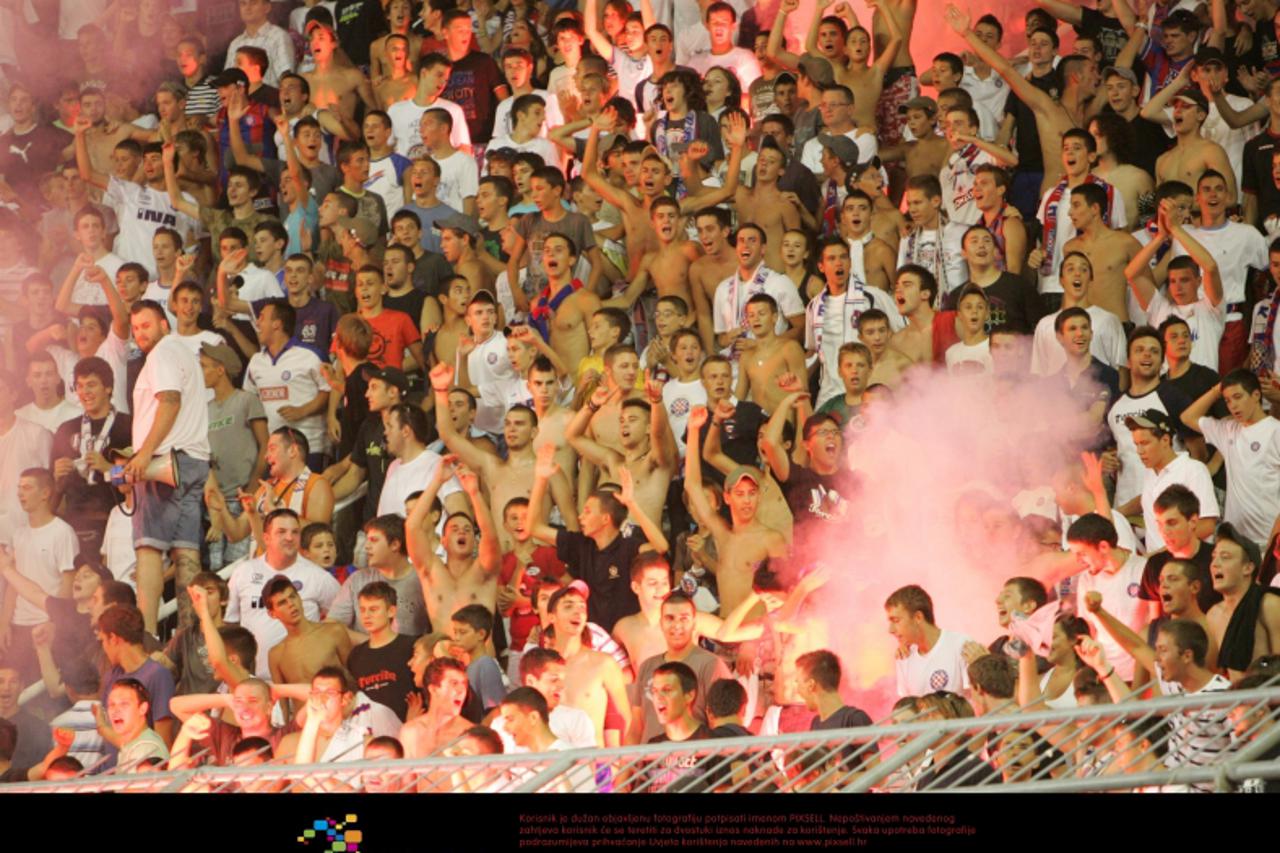 \'21.08.2011., Poljud, Split - Nogometna utakmica 5. kola Prve HNL izmedju NK Hajduk i NK Zagreb. Navijaci na sjevernoj tribini. Photo: Ivo Cagalj/PIXSELL\'