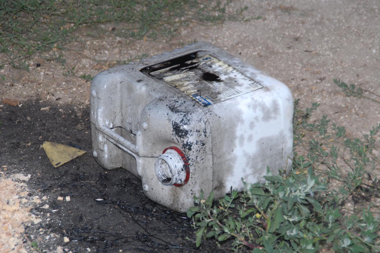 Kanistar benzina i ulja