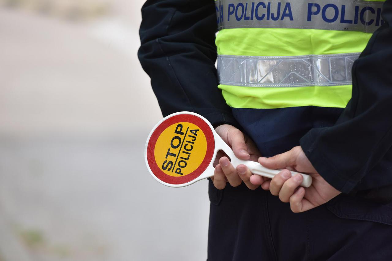 Policijska kontrola vozila