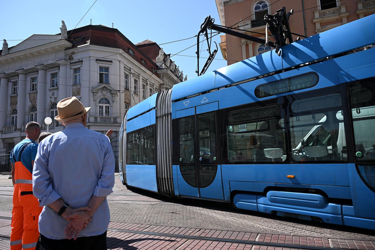 Zagreb: Pantograf skoro pao s tramvaja