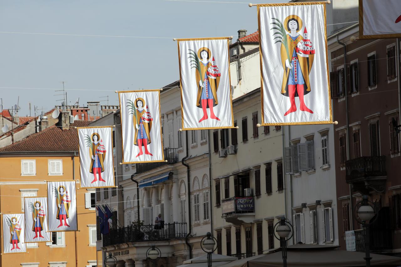 Rijeka: Ukrašavanje grada uoči blagdana Svetog Vida