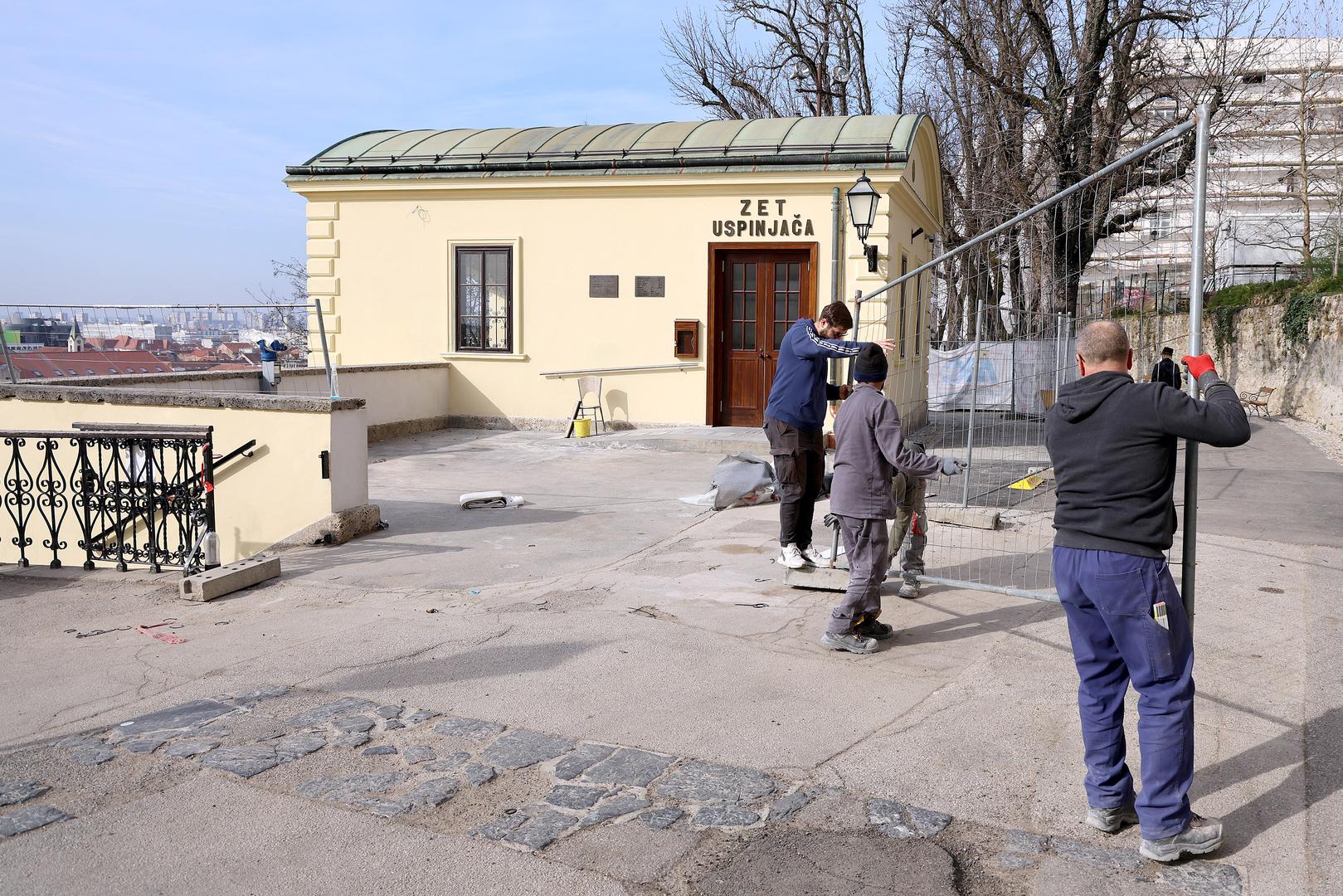 Cijelo je zdanje obnovljeno, kabine su zamijenjene klimatiziranim replikama, a ugrađen je i posve novi pogon. 