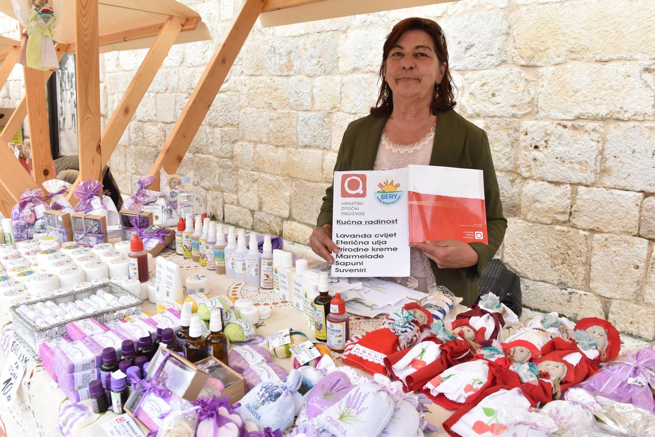 Hvar: Festival poduzetništva, obrta i OPG-ova u sklopu Poslovnog uzleta grada Hvara